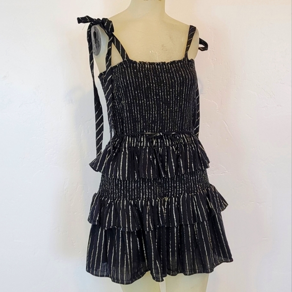 House of Harlow 1960 Dresses & Skirts - House of harlow black and gold smocked elastic dress